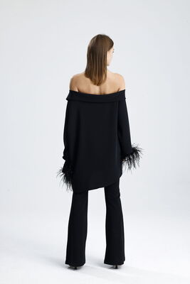  Tüy Detaylı Omuzları Açık Siyah Bluz Ve Pantolon Takım – Şık ve Modern Kadın Takım| BLZ36447 Siyah